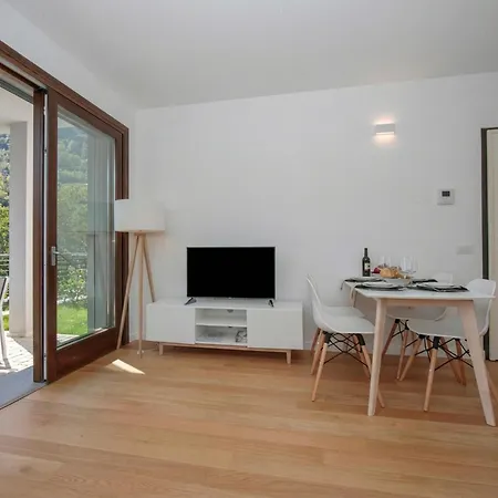 Argegno Home Apartmán