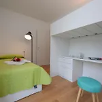 شقة Argegno Home *
